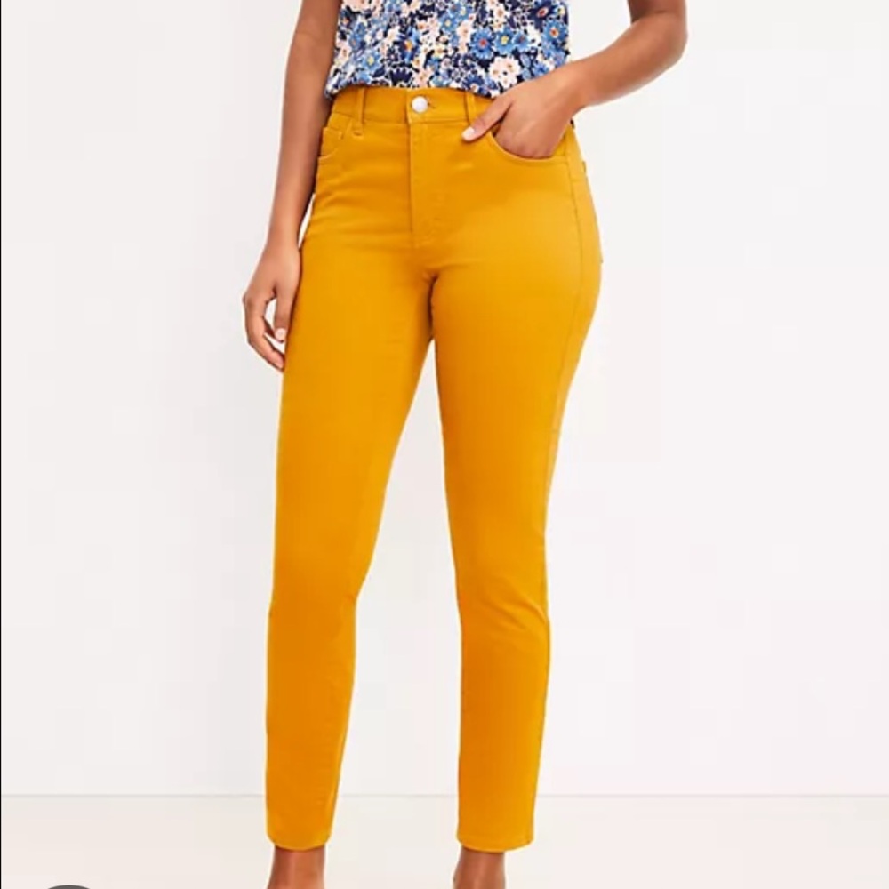 Loft Five Pocket Skinny Pants in Sateen in Mustard Yellow size 6
